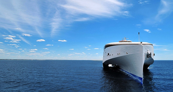 海上梦幻世界的新奇体验 在巴拉德罗租游艇出海
